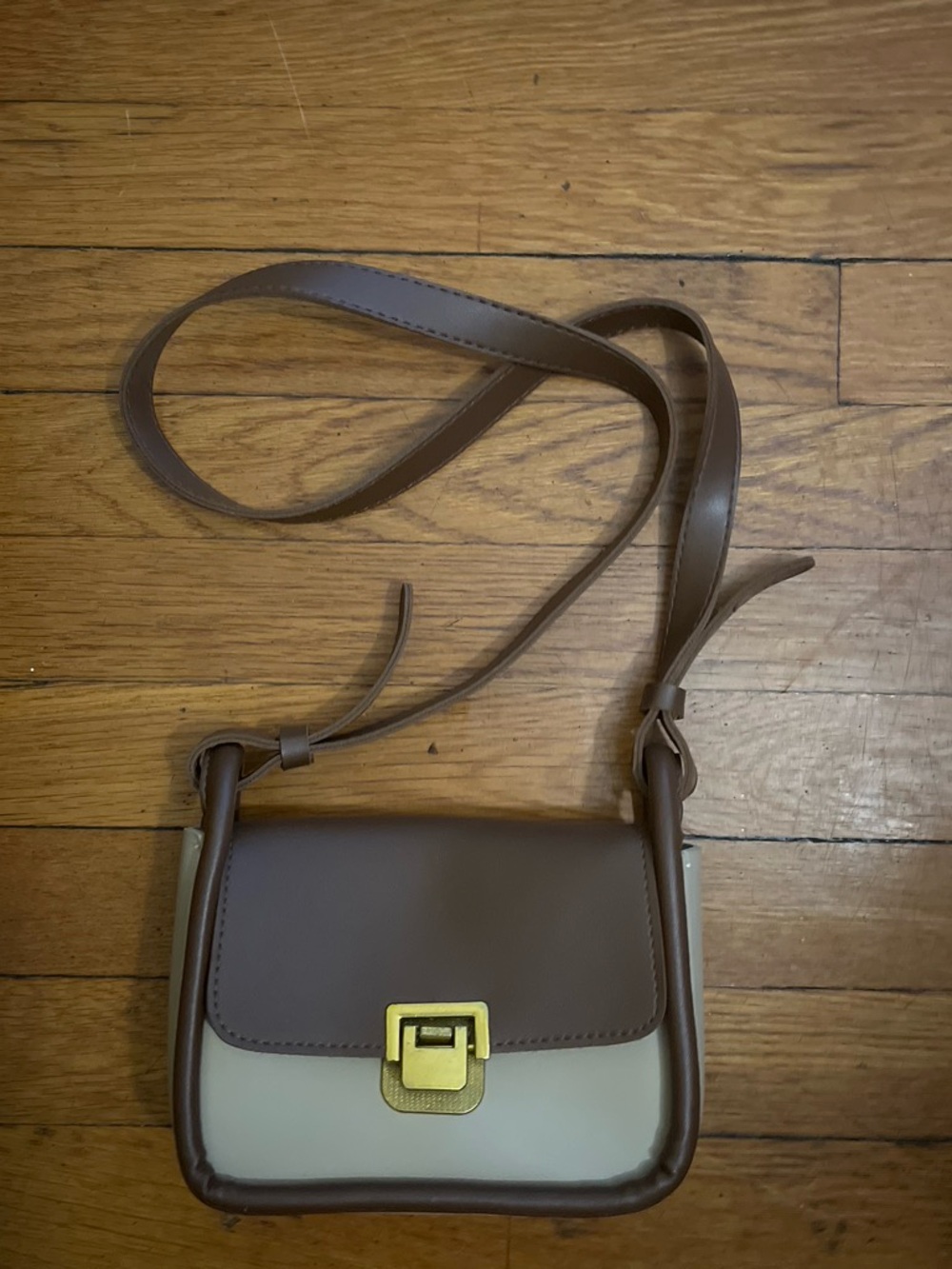 Amazon Brown and Cream Crossbody Bag with Gold-Tone Clasp